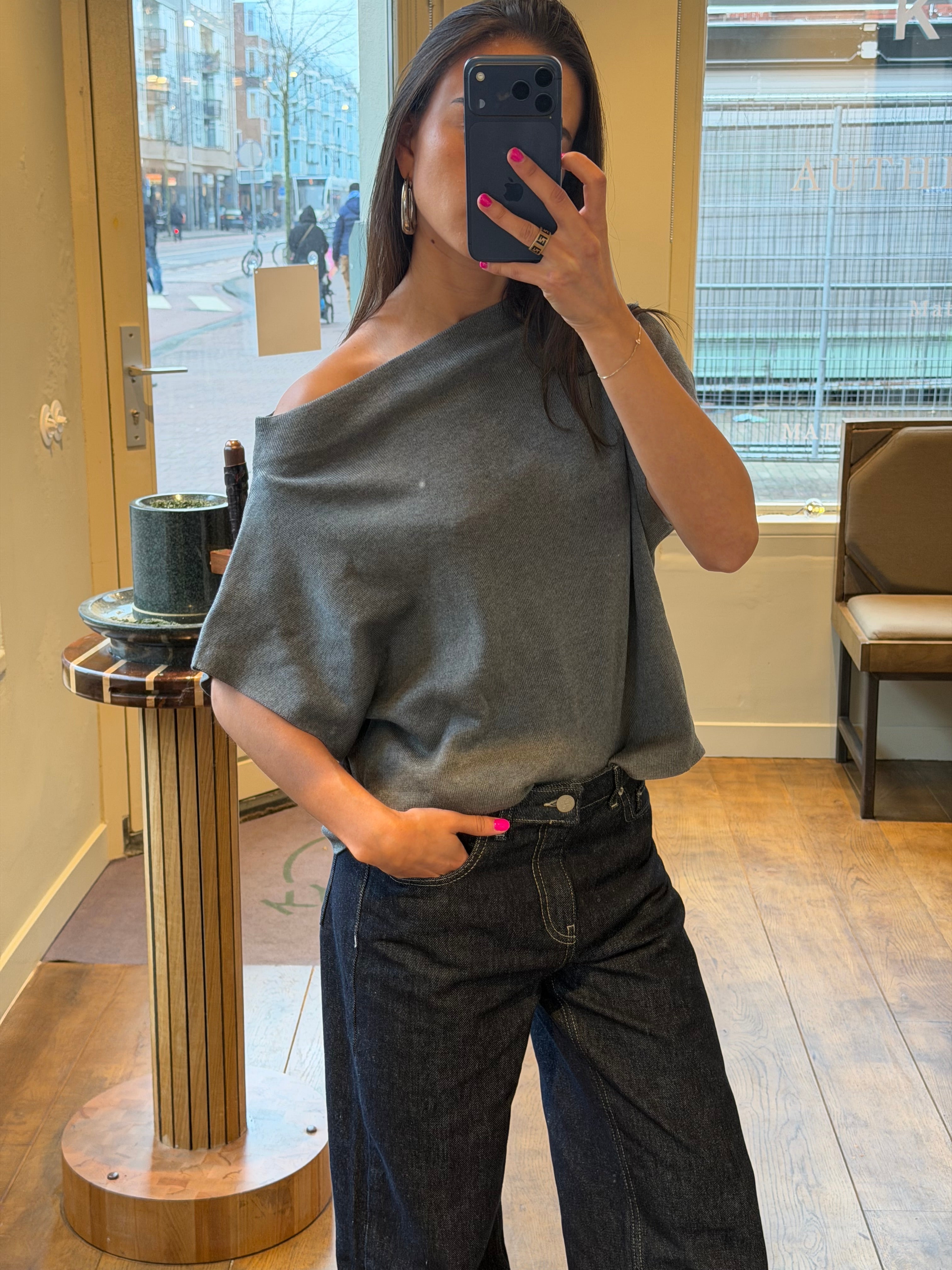 Monica top grey