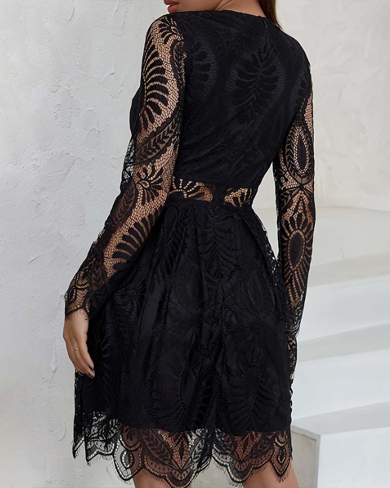 Women's Round Neck Cutout Lace Waist Dress 👗✨