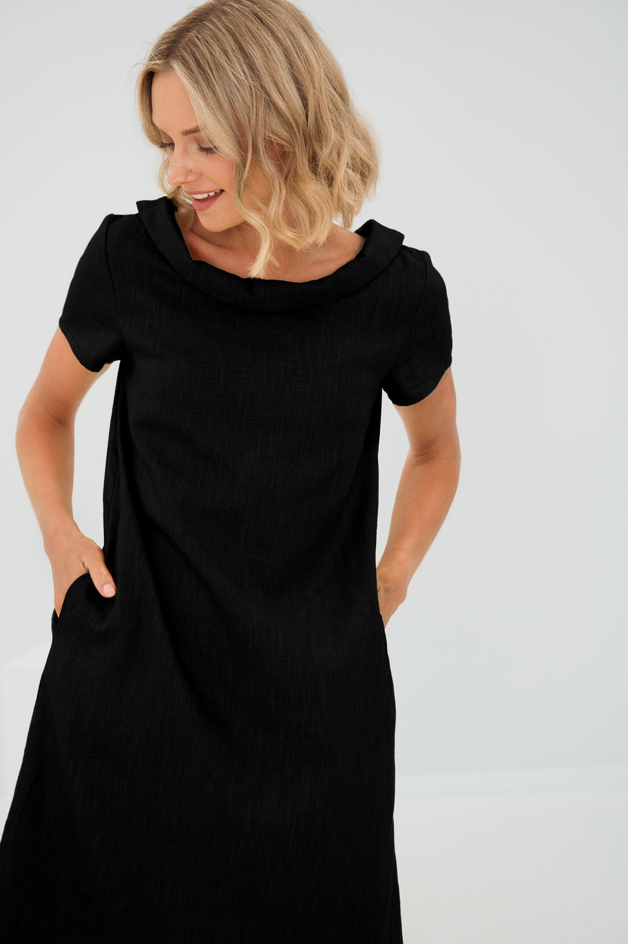 Linen Dress STORY — Less Thinking, More Living